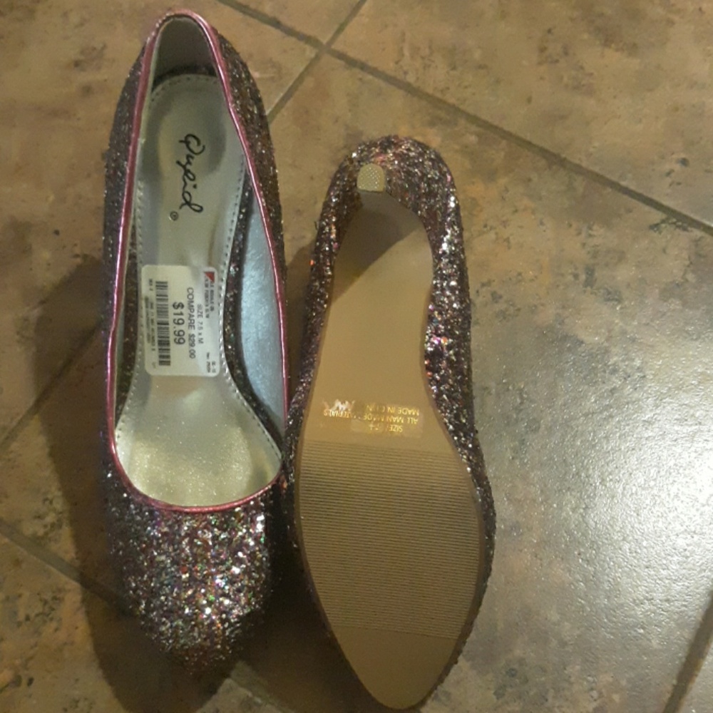 Heels - Picture 3 of 3